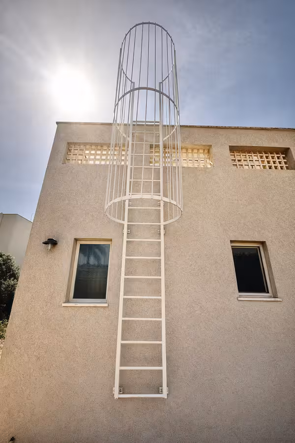 סולמות עליה לגג - תמונה 1
